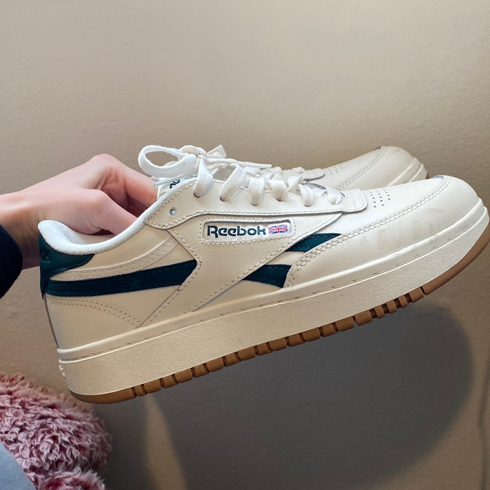 REEBOK SNEAKERS